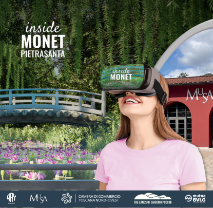 ragazza con visori su sfondo del MuSA e quadro di Claude Monet